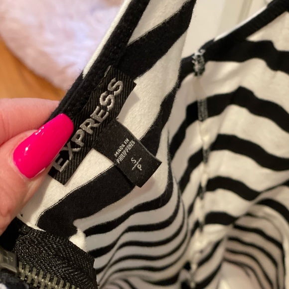 Express peplum black and white stripe too blouse - Picture 2 of 4